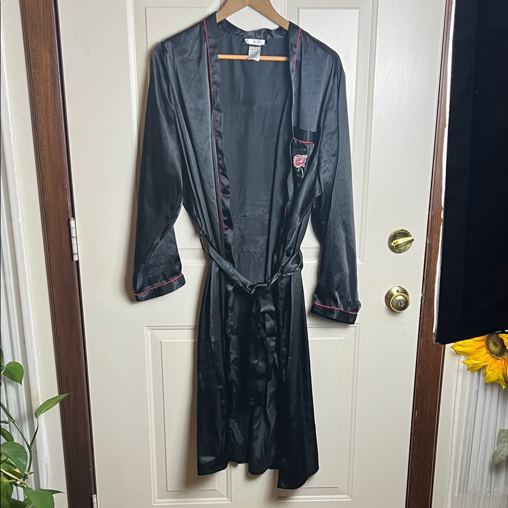 PINK Victoria's Secret Black and Pink Satin Robe